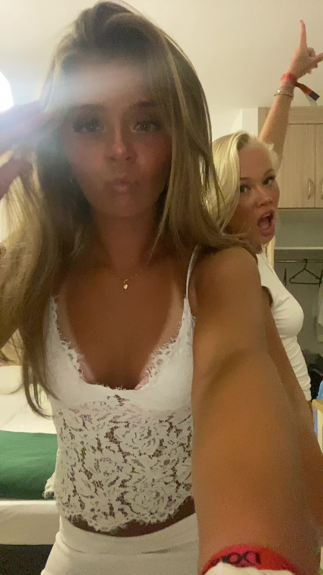 @Familjen🦊