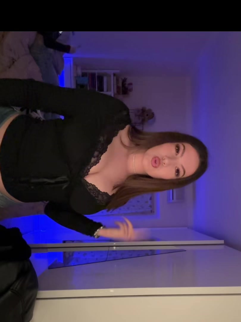 @𝓘𝓼𝓪💸