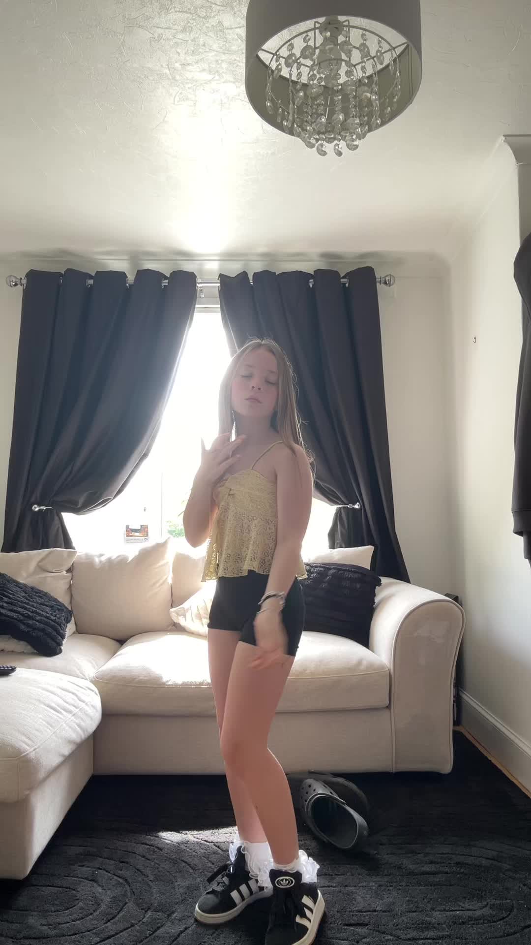 @&bull;maisie🦄🤍
