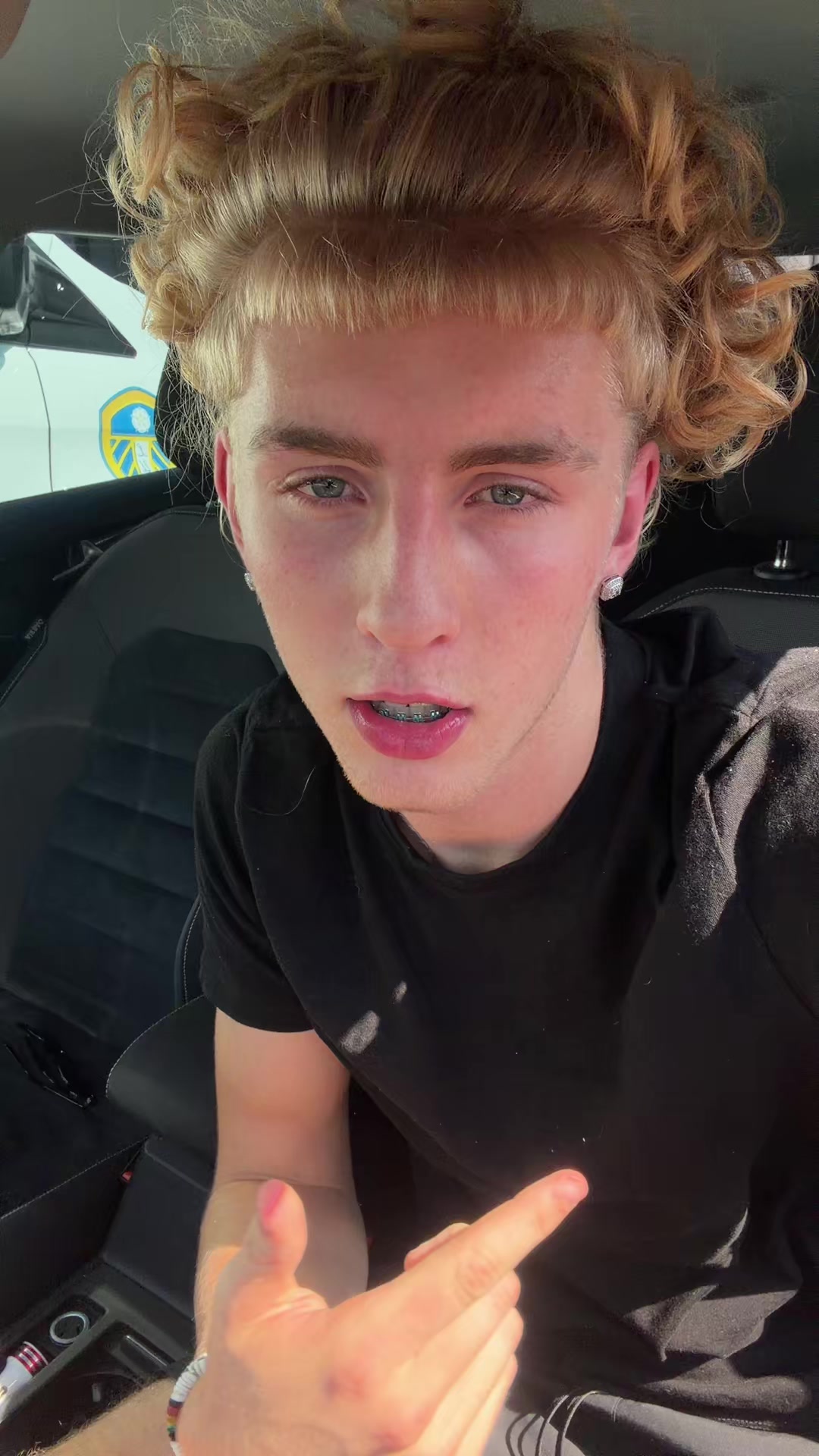 @whiteboi👨🏼🦱