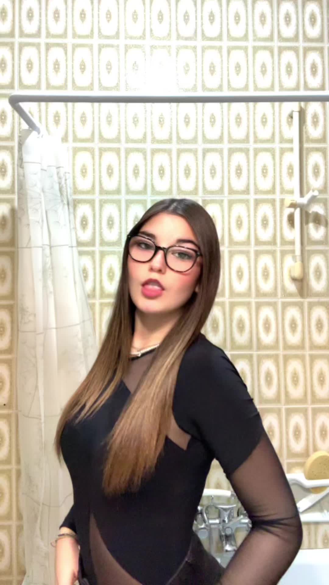 @ely_lazar