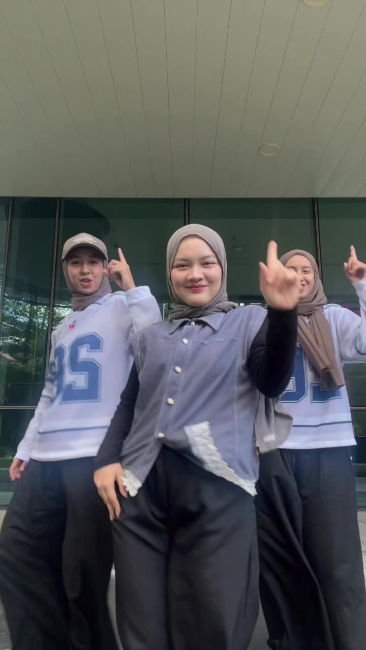 @Twineester