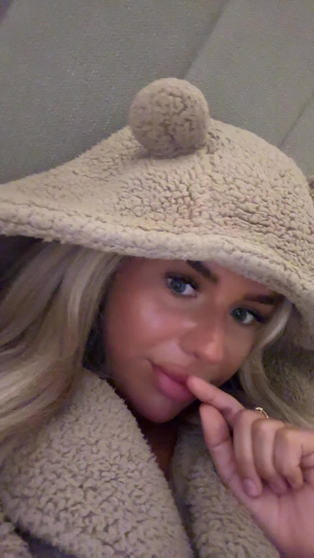 @Ellalawrence02