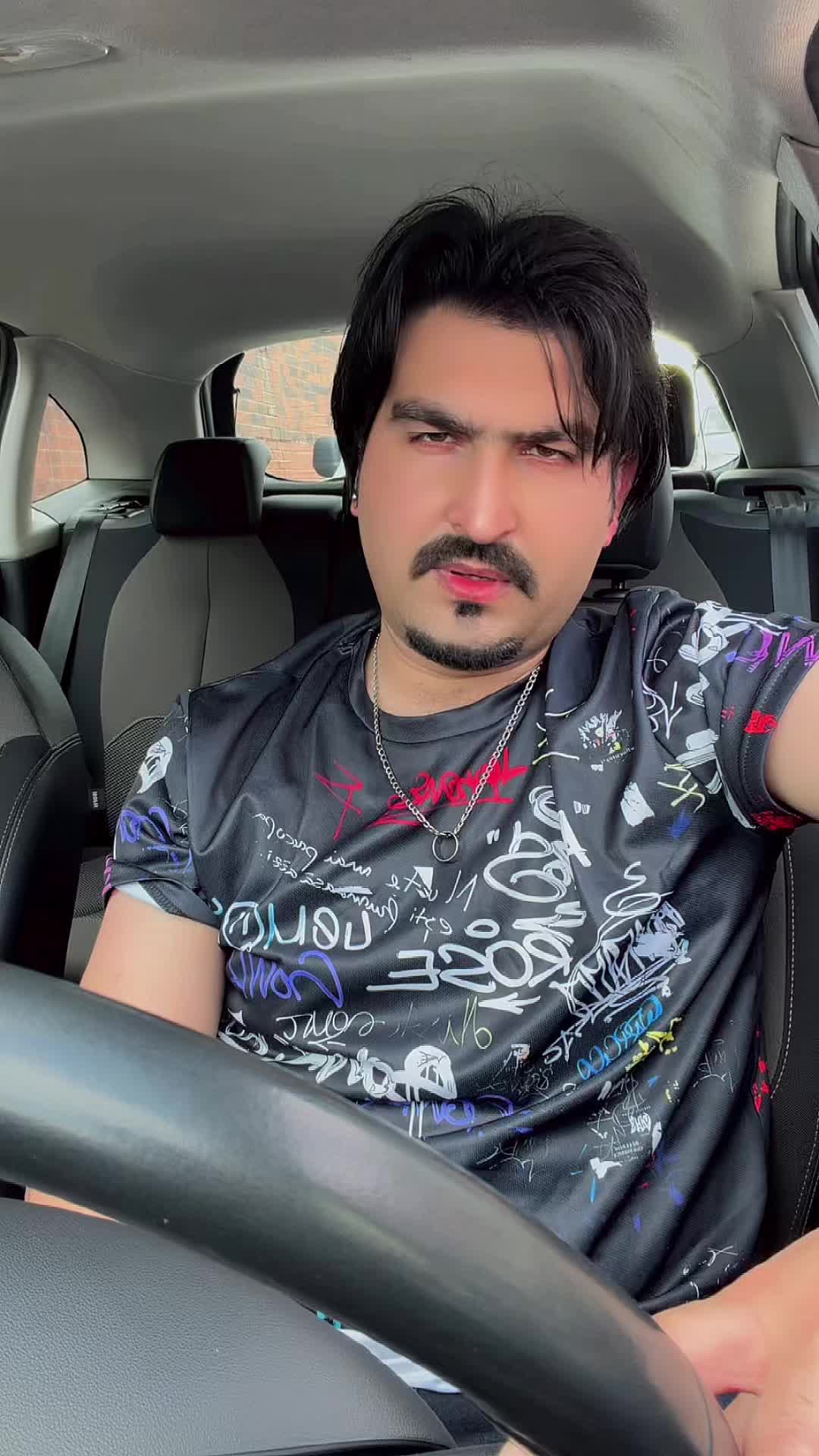 @Malik zeeshi🇵🇰 🇬🇧