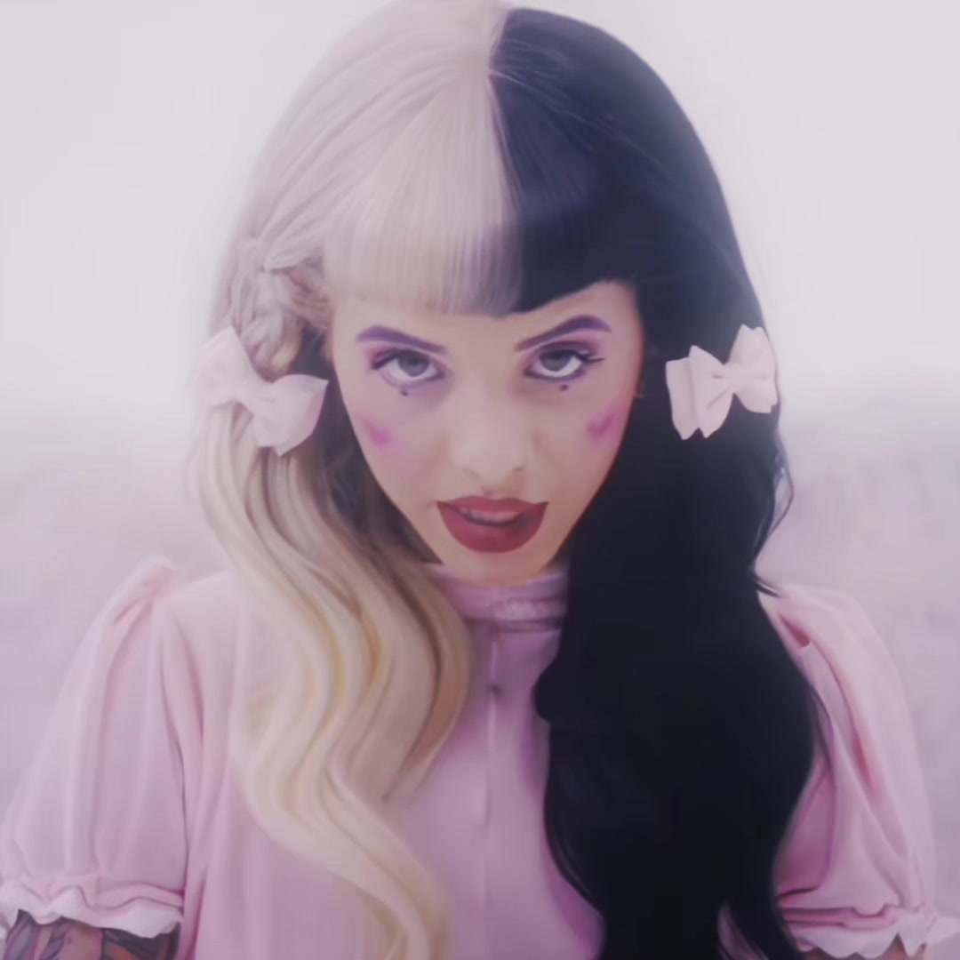 @𝘼𝙉𝙄𝙊𝙇