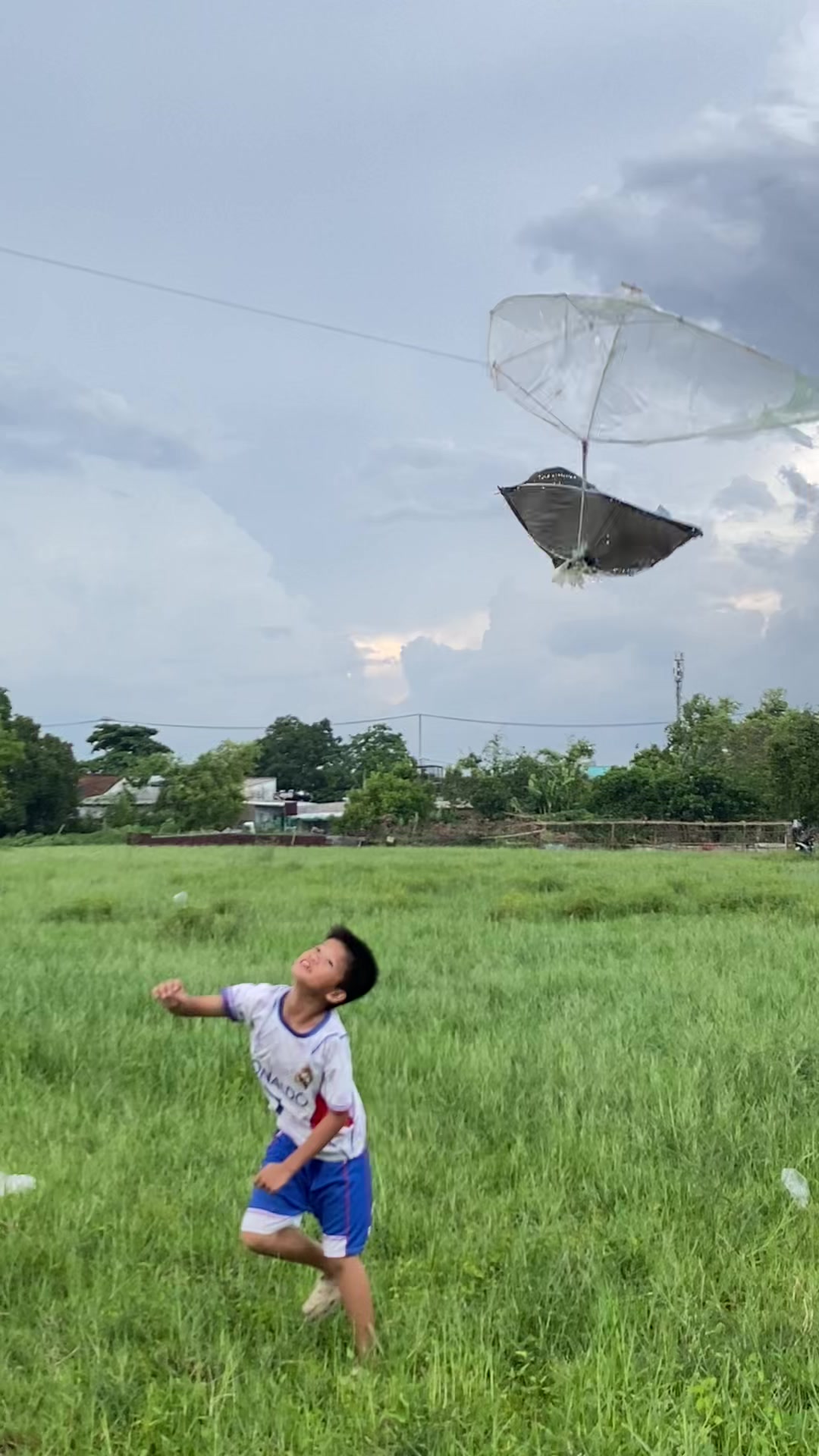 @Thả diều c&ugrave;ng Lợi