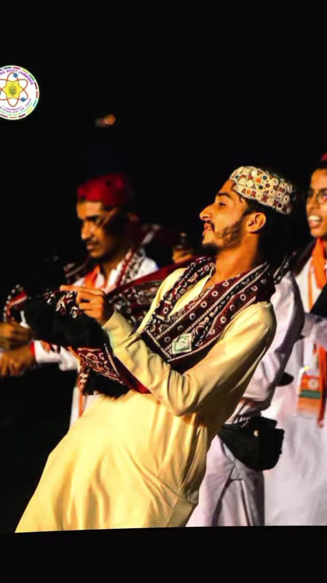 @Q&atilde;z&iuml; Muzamil Qureshi