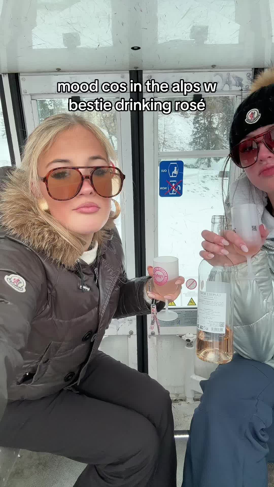 @julietteandarabella