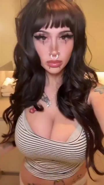 @YourMommy🍒