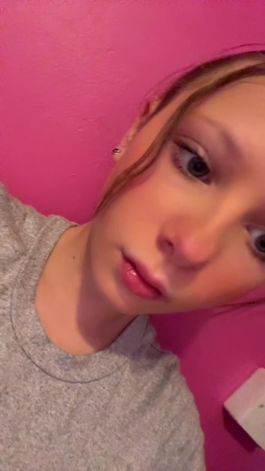 @amelia12