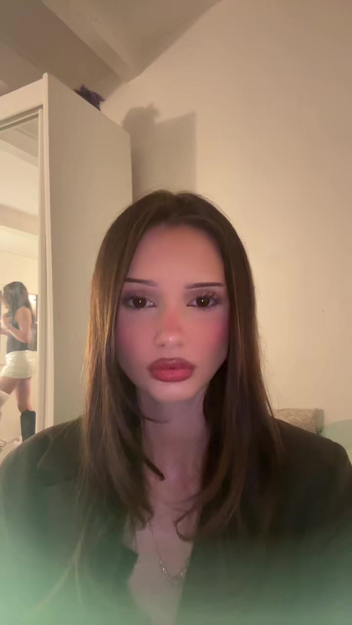 @𝓒𝓪𝓶𝓮𝓻𝓸𝓷