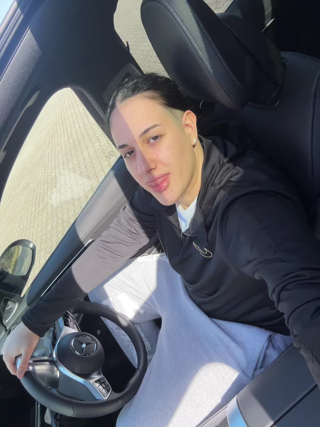 @️