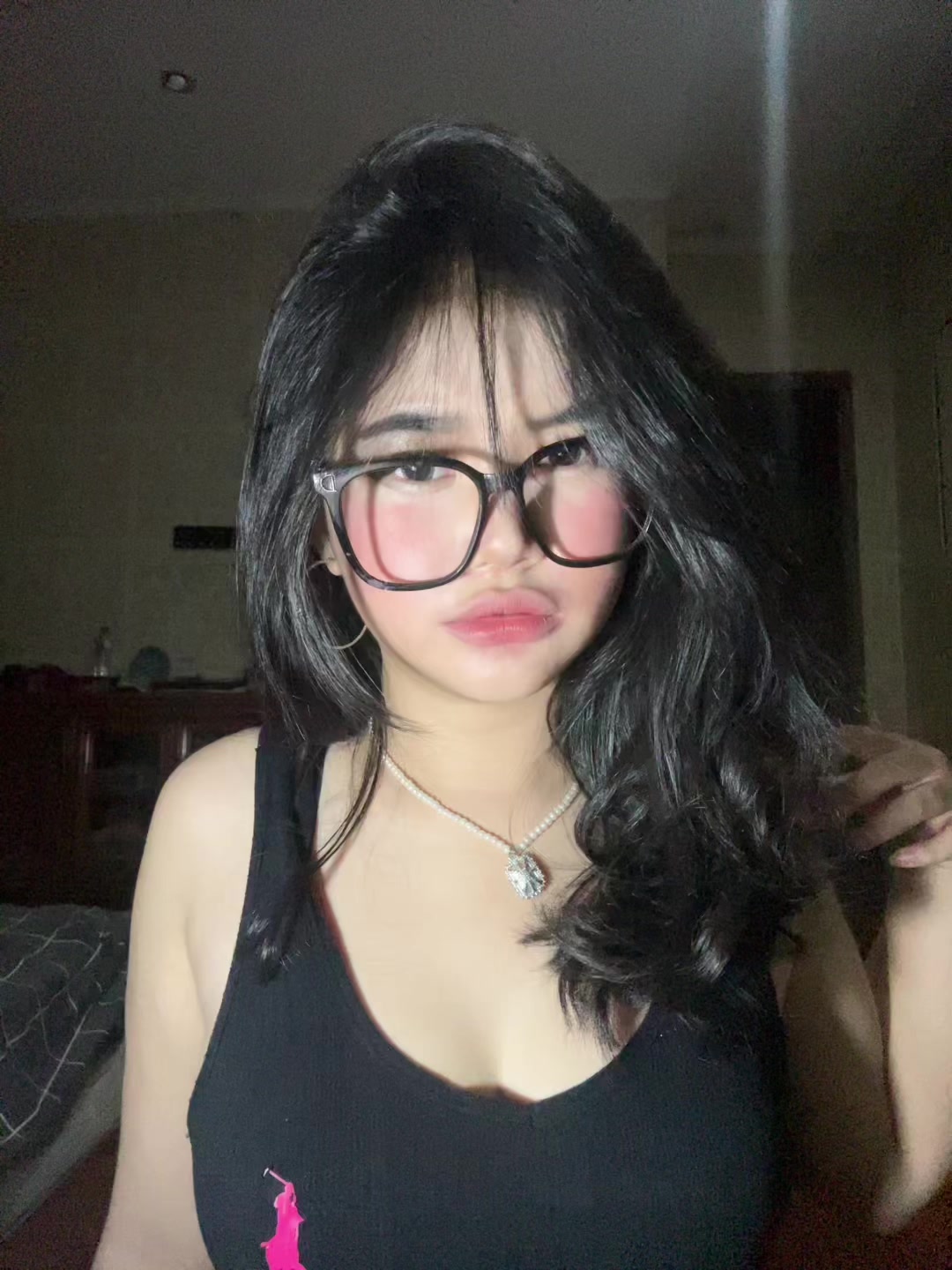 @salila gomez