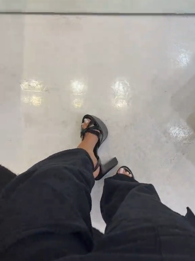 @Ana Feet