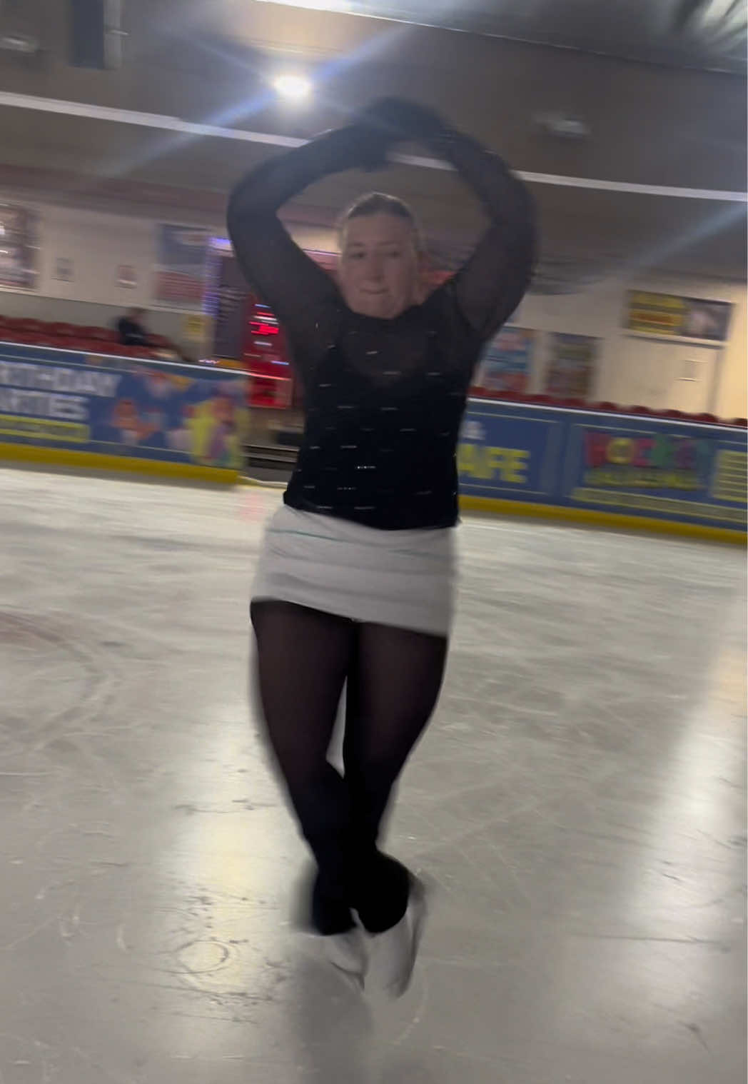 @Sofi&aacute; On Ice