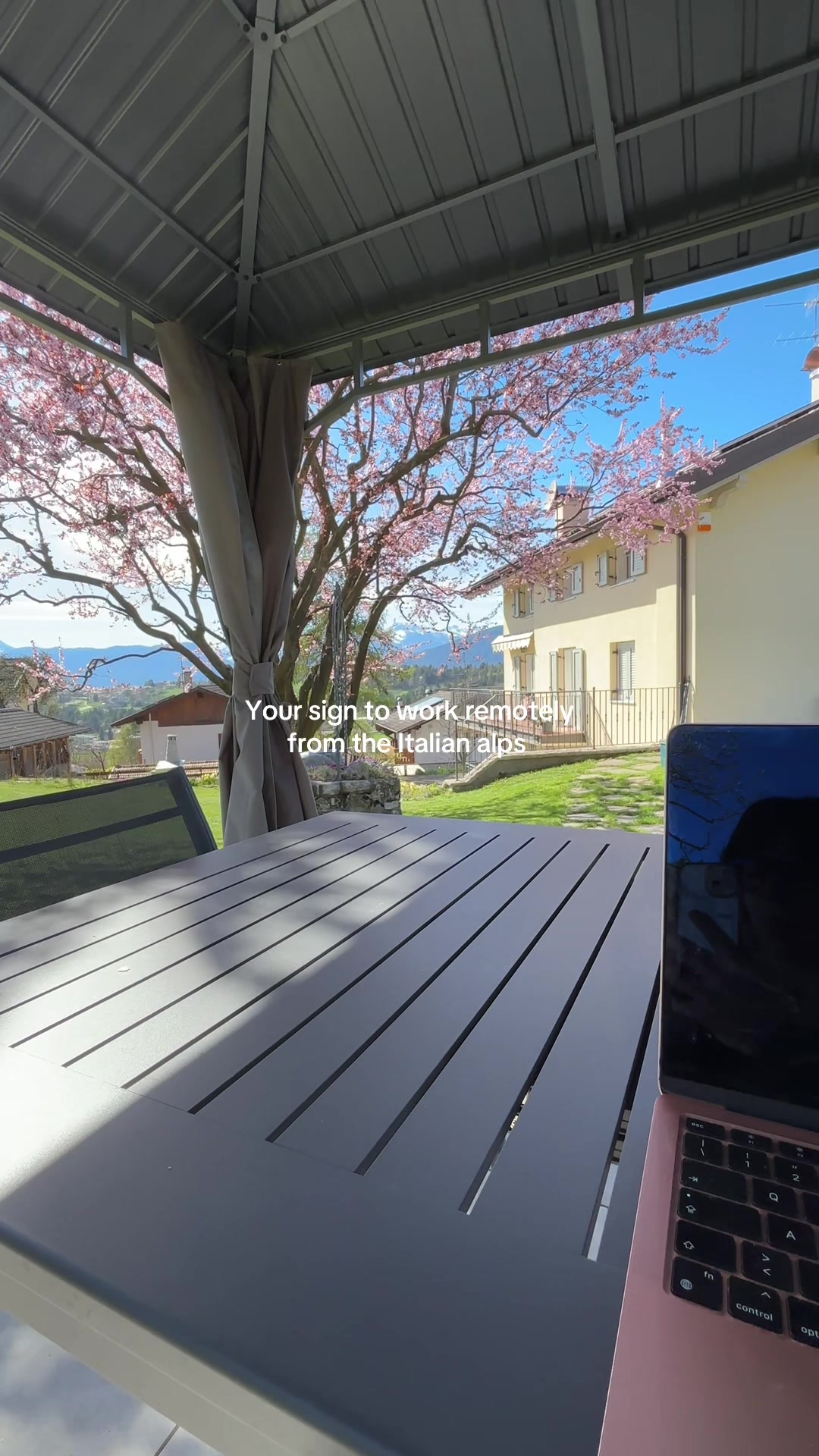 @Isa | Remote work & Travel