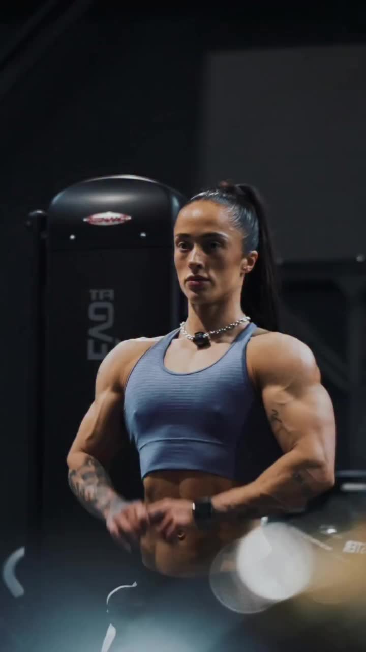 @musclegirls