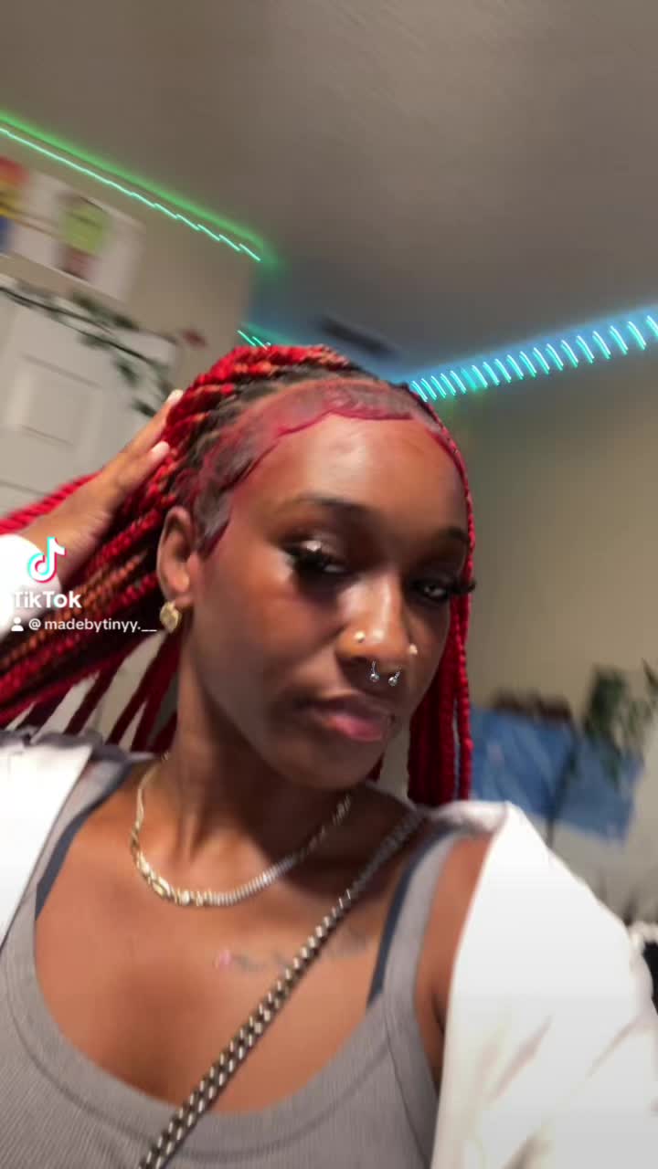 @madebytinyy.__