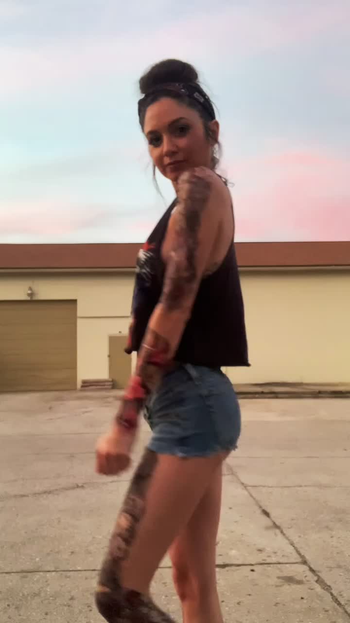 @𝐂𝐚𝐬𝐬𝐲 𝐂𝐚𝐦𝐞𝐫𝐨𝐧💋