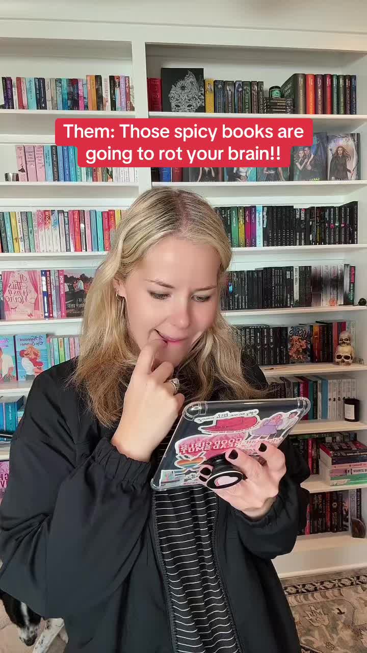 @Lizzie 📚 🖤