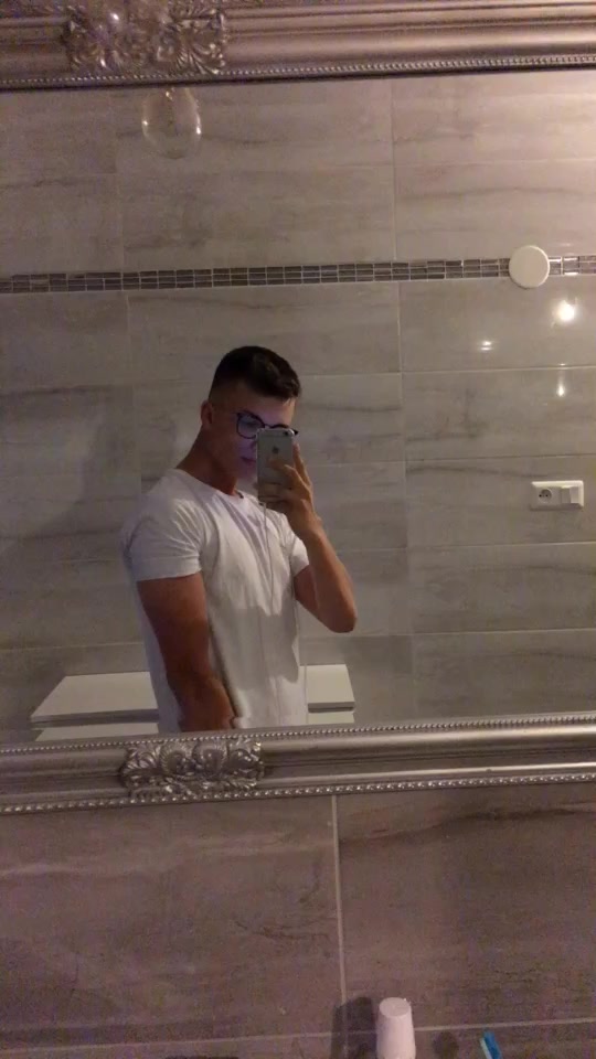 @𝐌