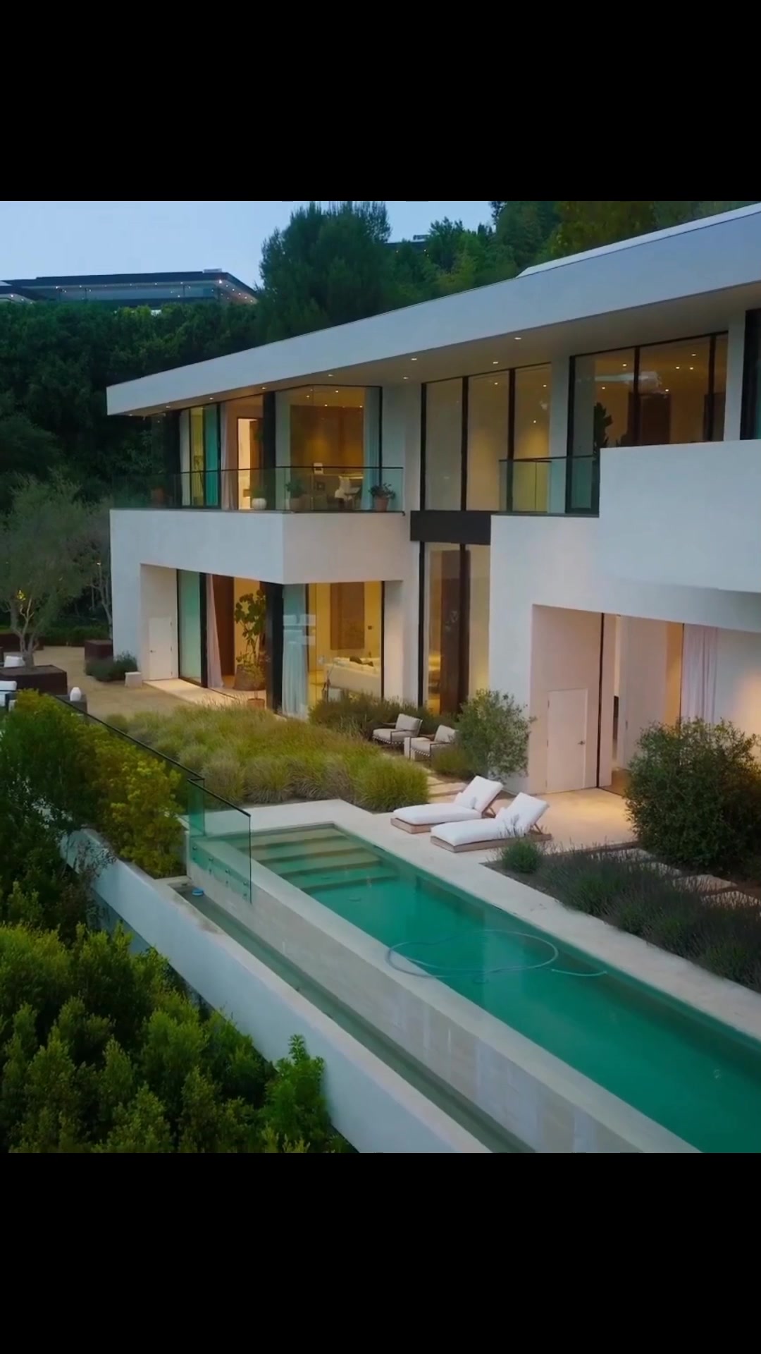 @Mega Luxury