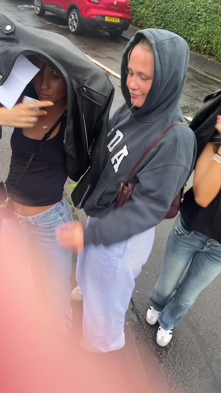 @hollymcmillann