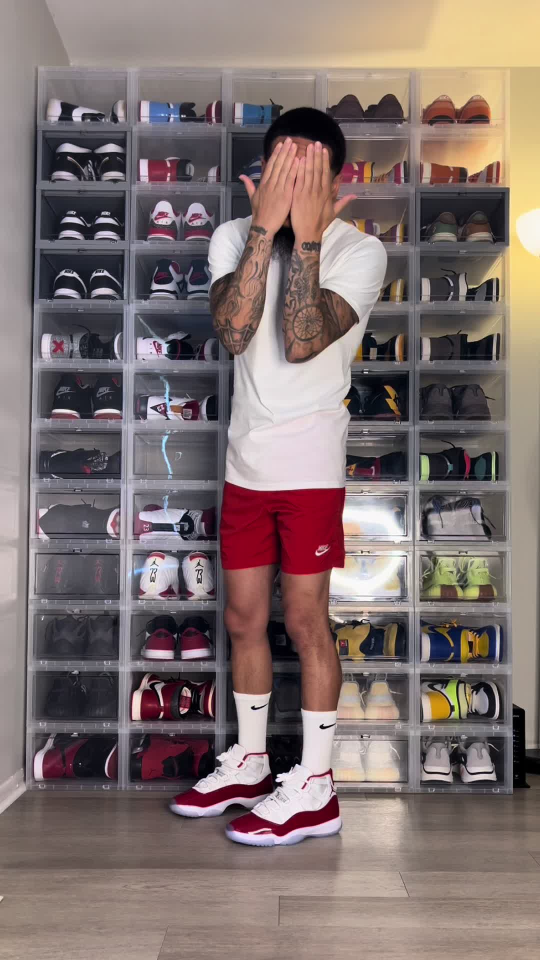 @MrSneakerWall