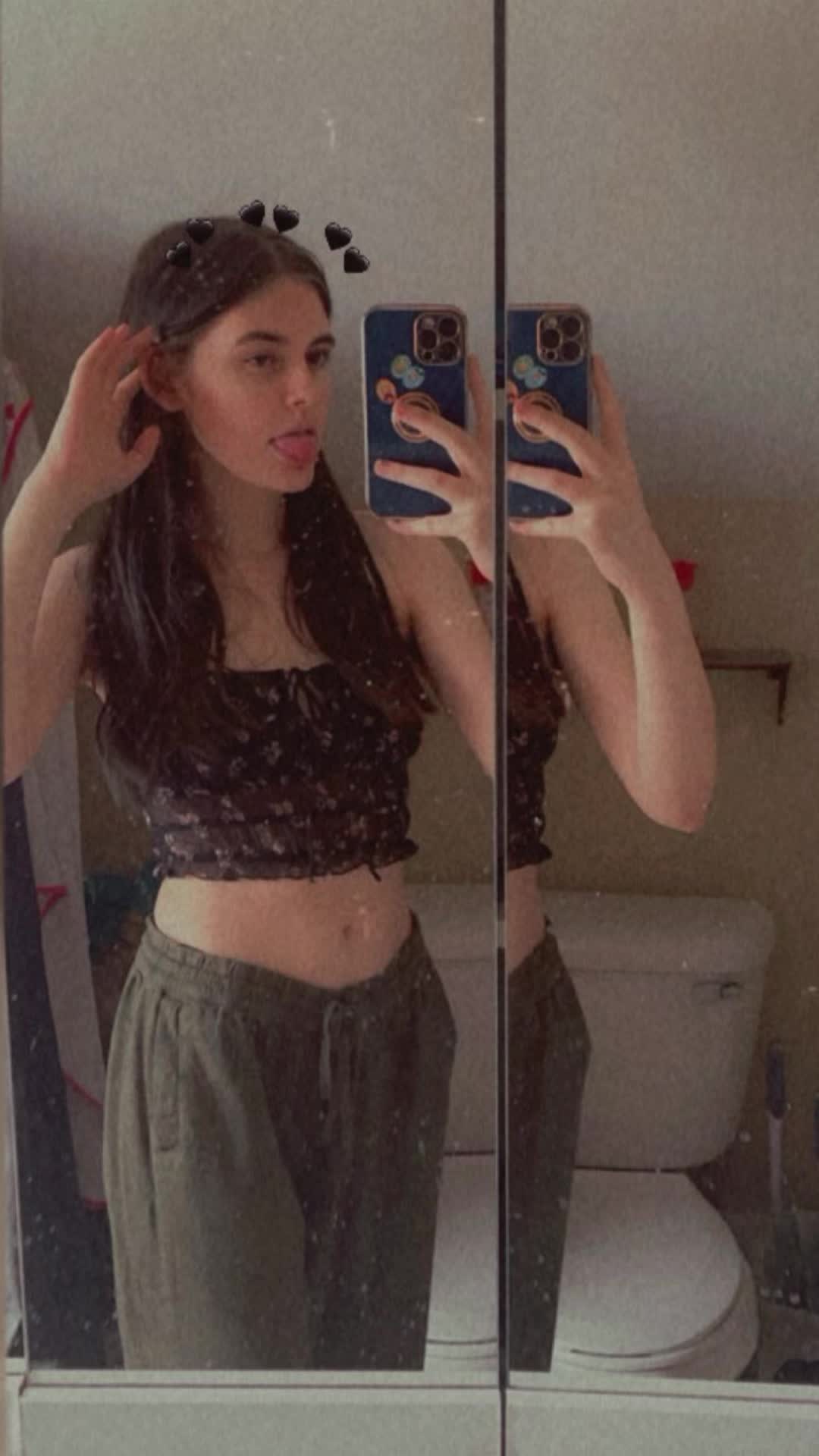 @artbyisvara