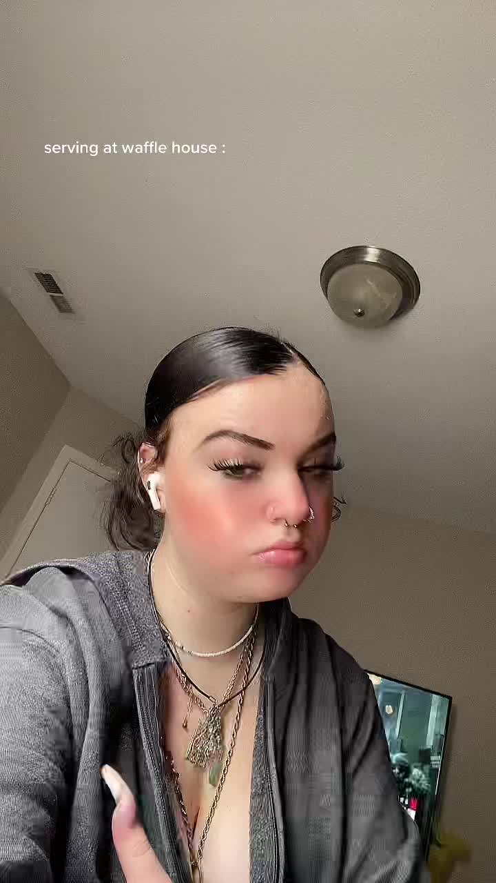 @Sierra🥵🐢