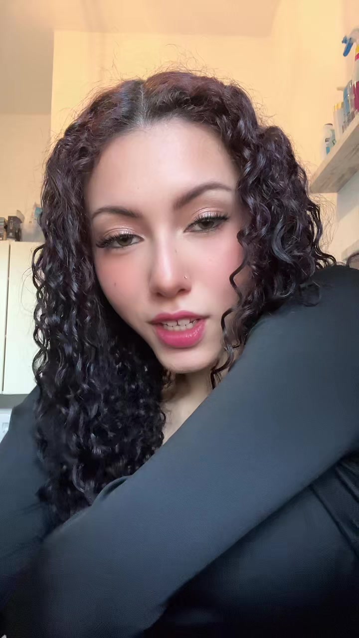 @𝑬𝒎𝒊𝒍𝒚