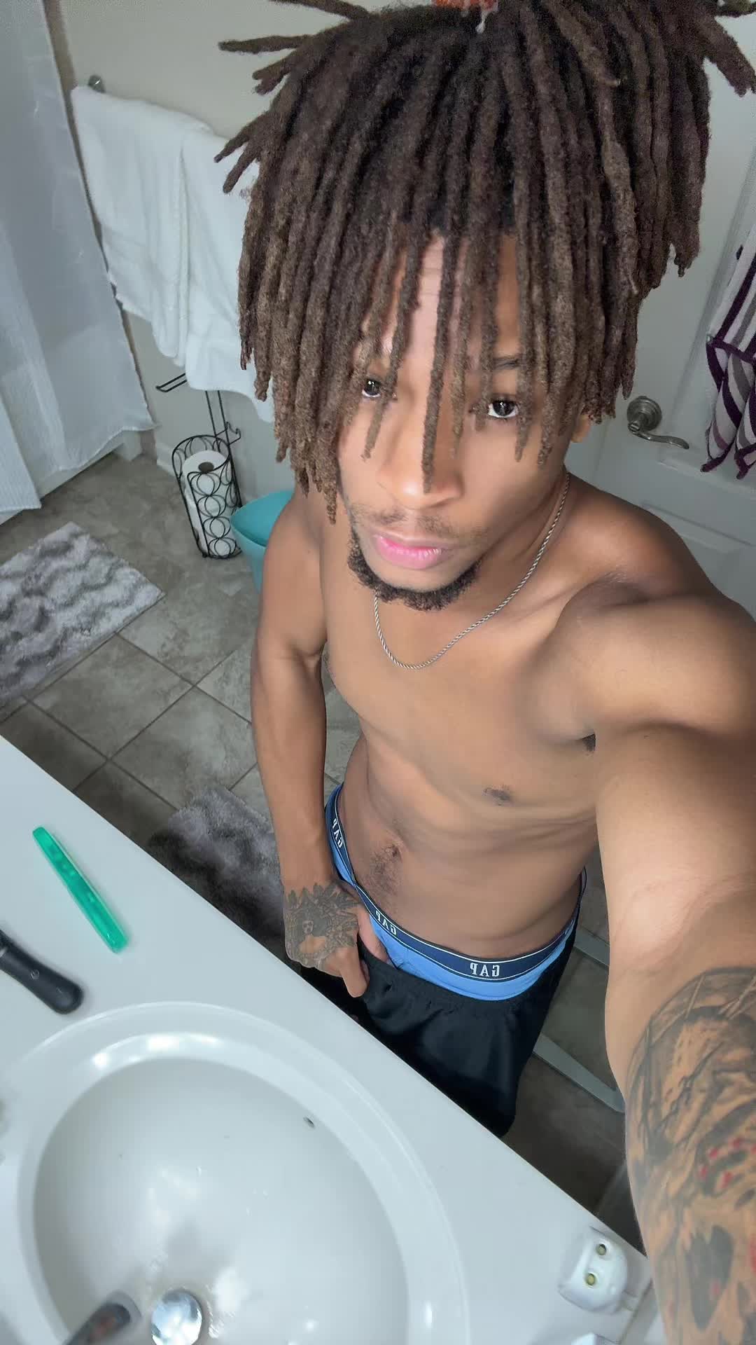 @str8fetti