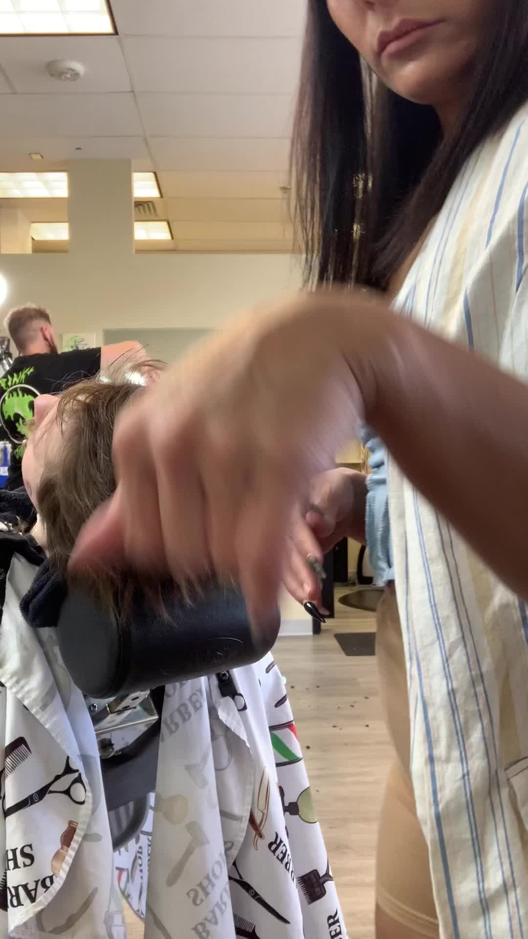 @ThePrettyBarber_Cris
