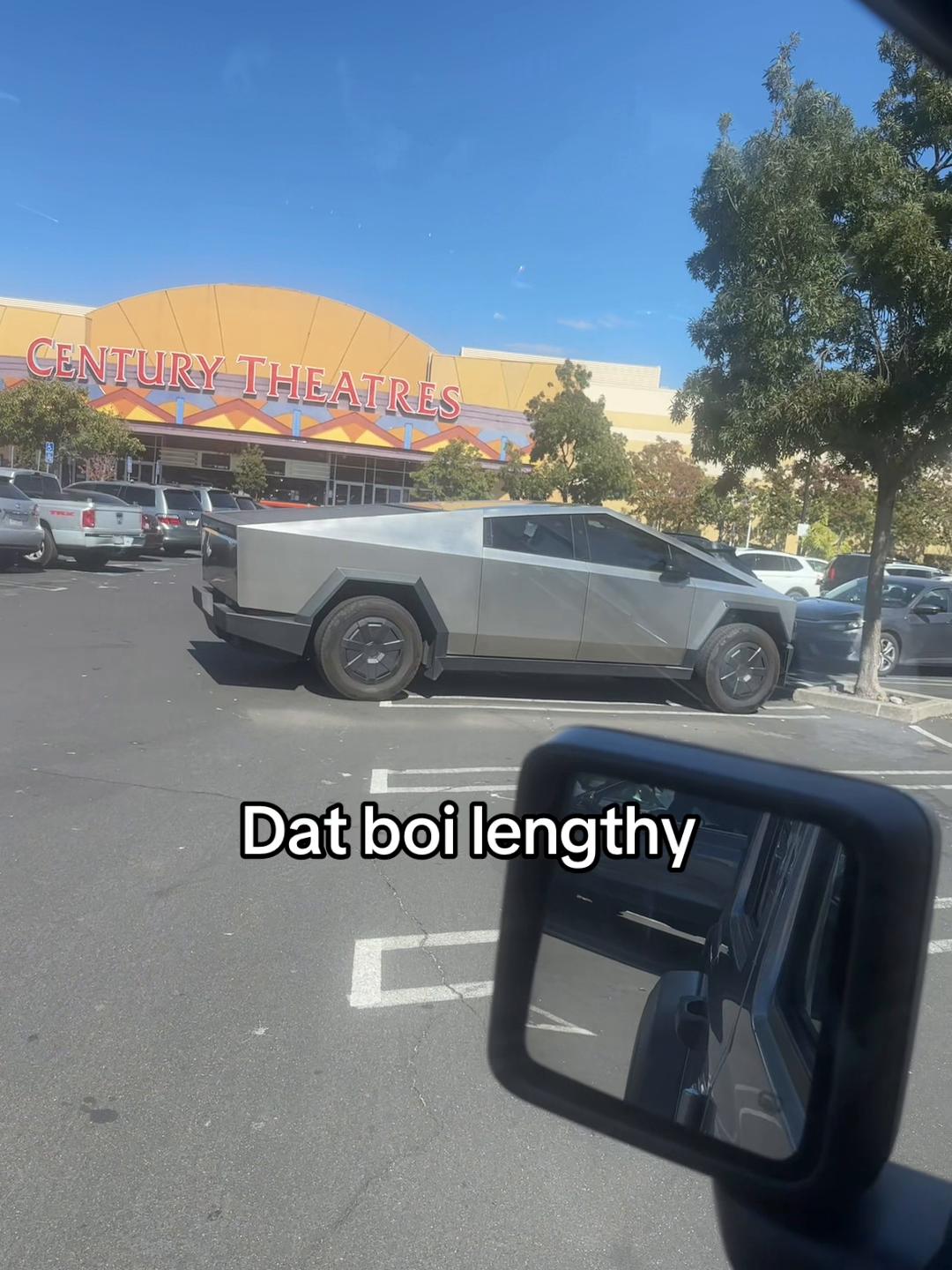 @Y0L3B011