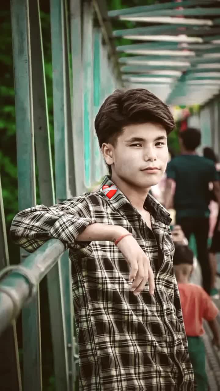 @AsMiT C HD🖤😑