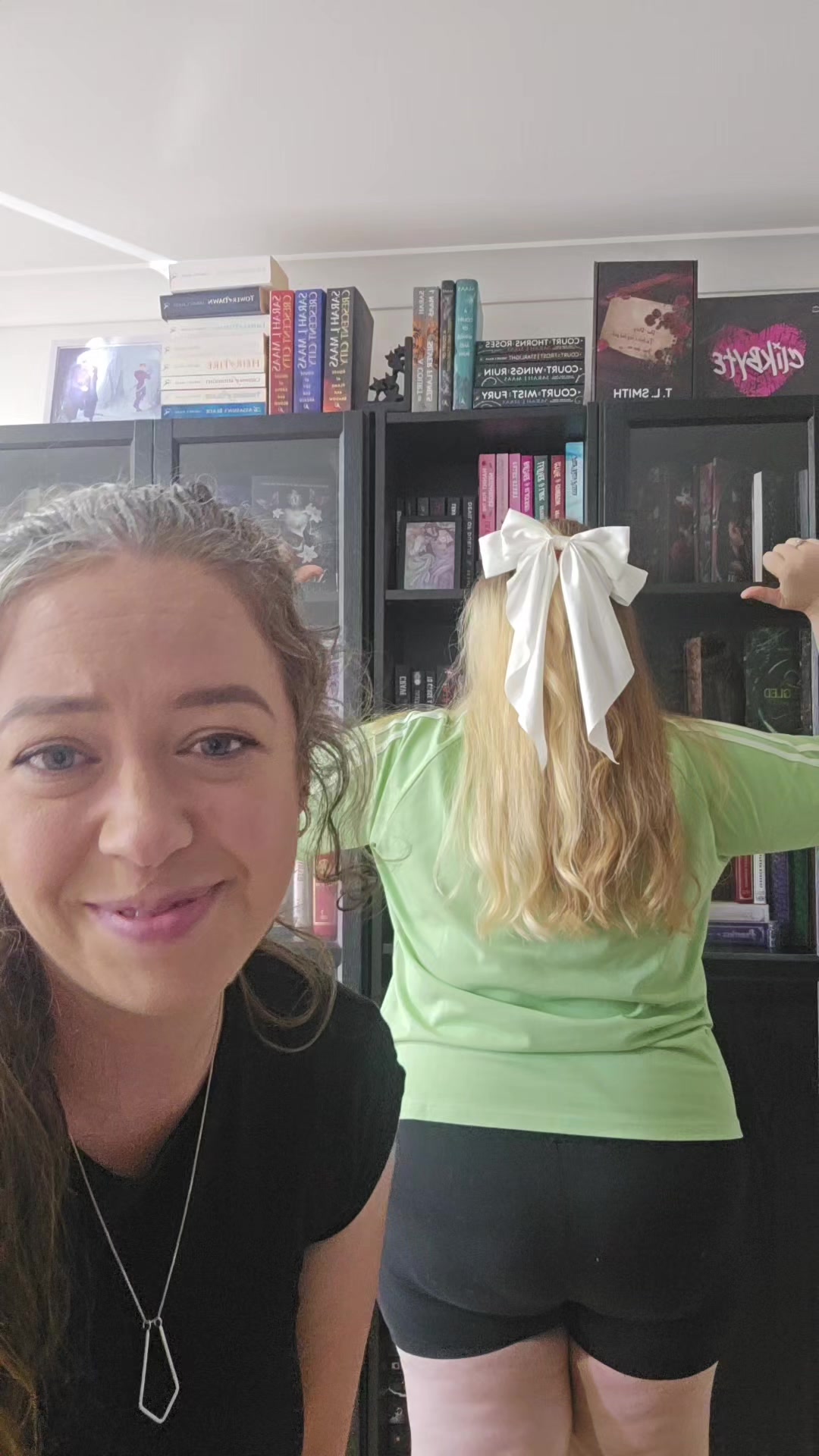 @onherbookshelfpodcast