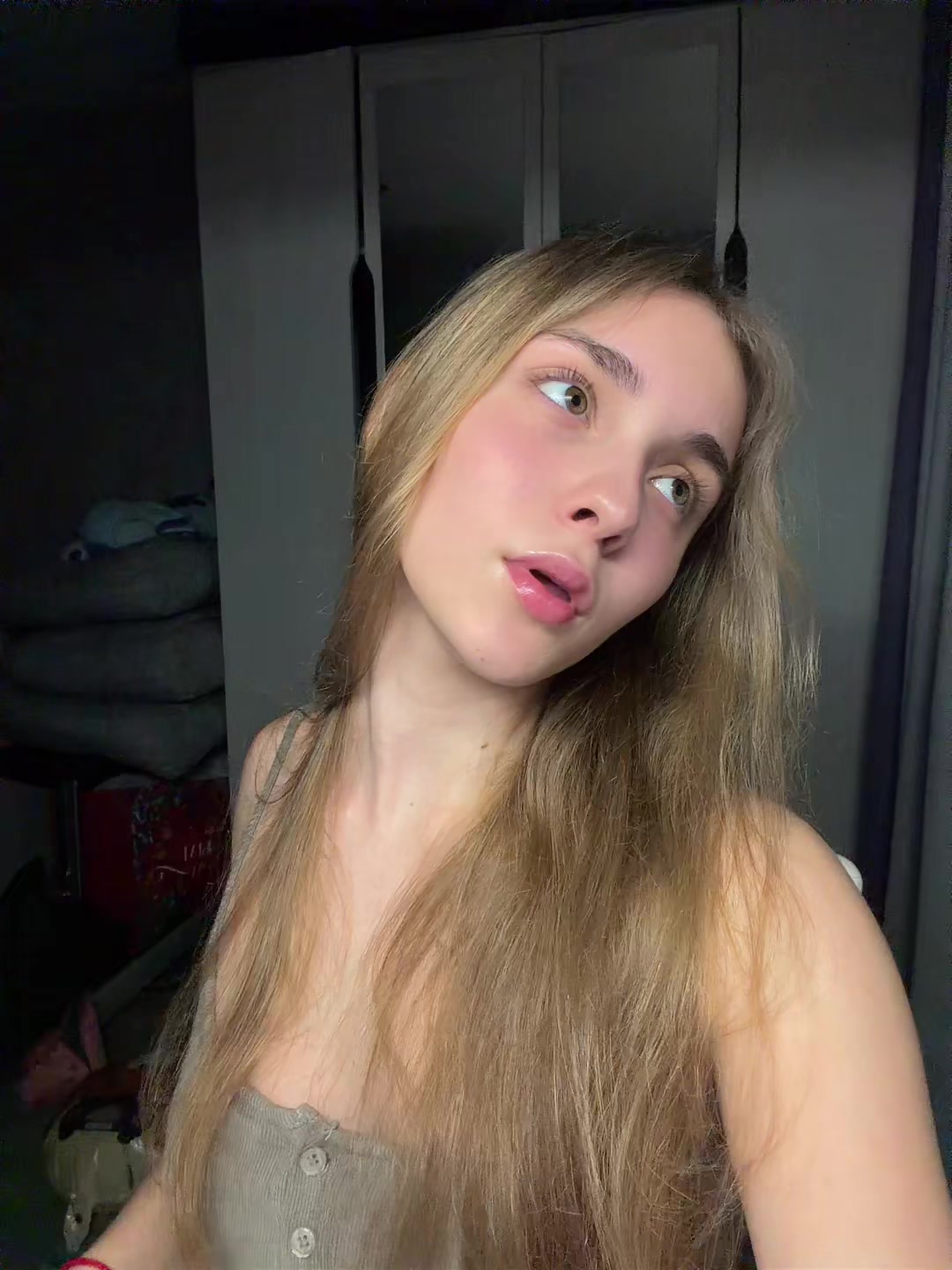 @nikroma
