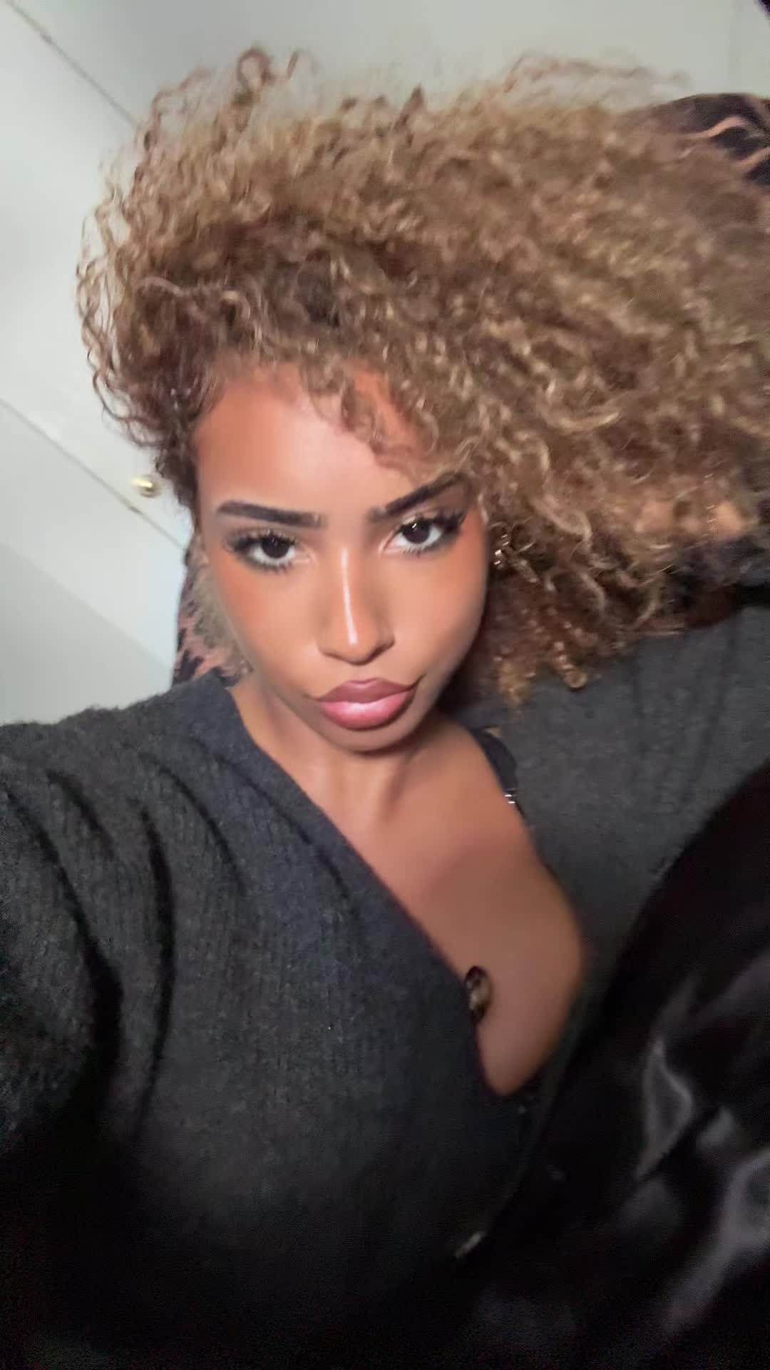 @ilona_cn