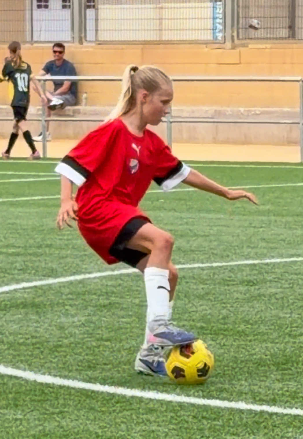 @Thea & Juni ⚽️🏃🏼♀️➡️