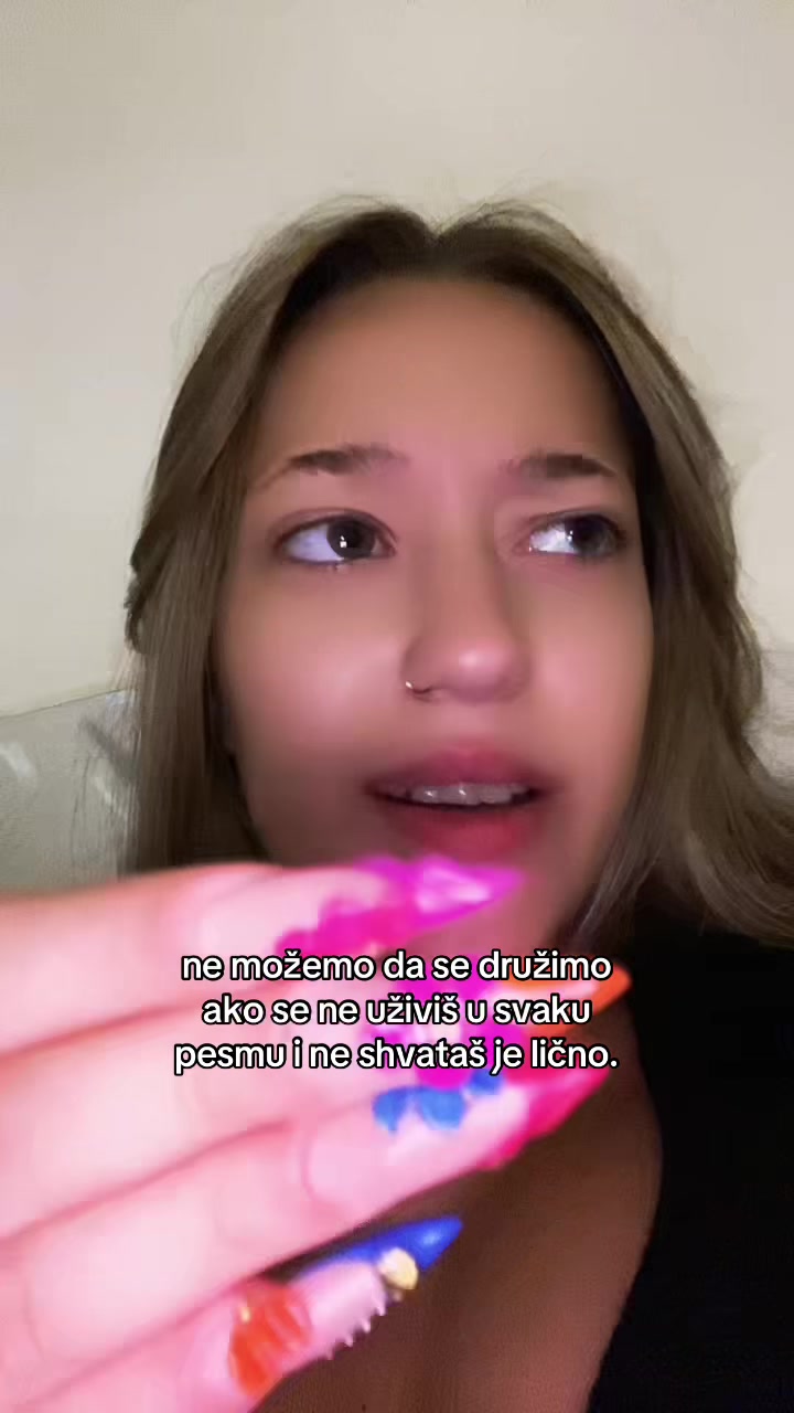 @𝓮𝓵𝓵𝓮🥀