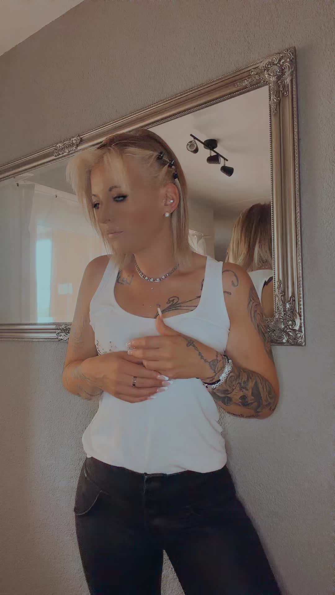 @Sᴛᴀffʙᴜʟʟs_Qᴜᴇᴇɴ♛
