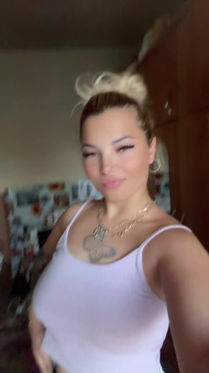 @Ionela blondyna