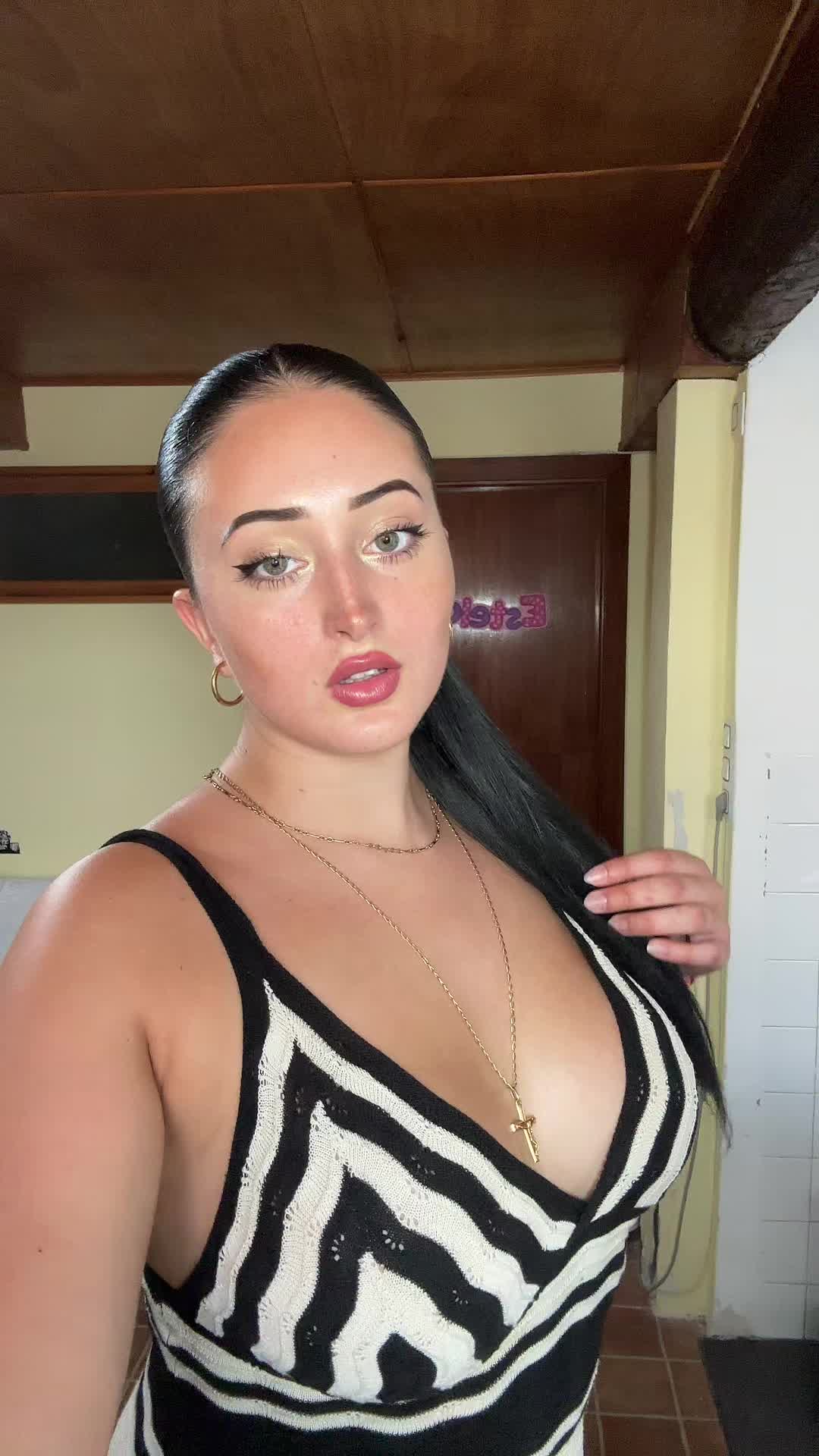 @Heleegf_