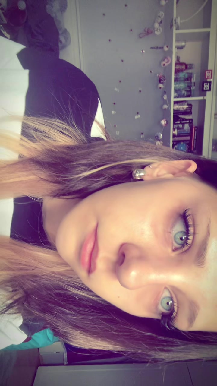 @Nikkiiiw