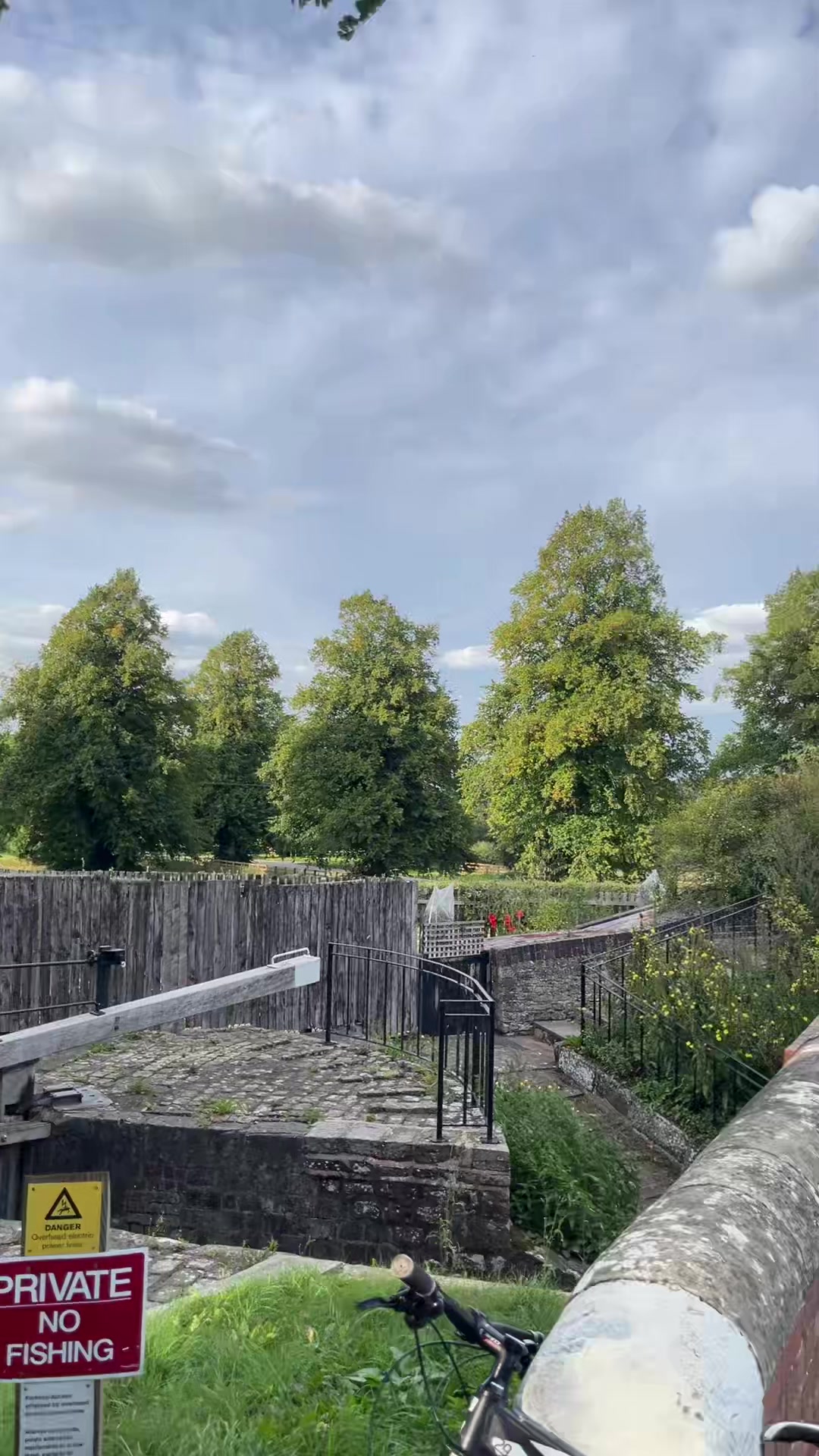 @𝐌𝐚𝐫𝐭𝐲🇬🇧