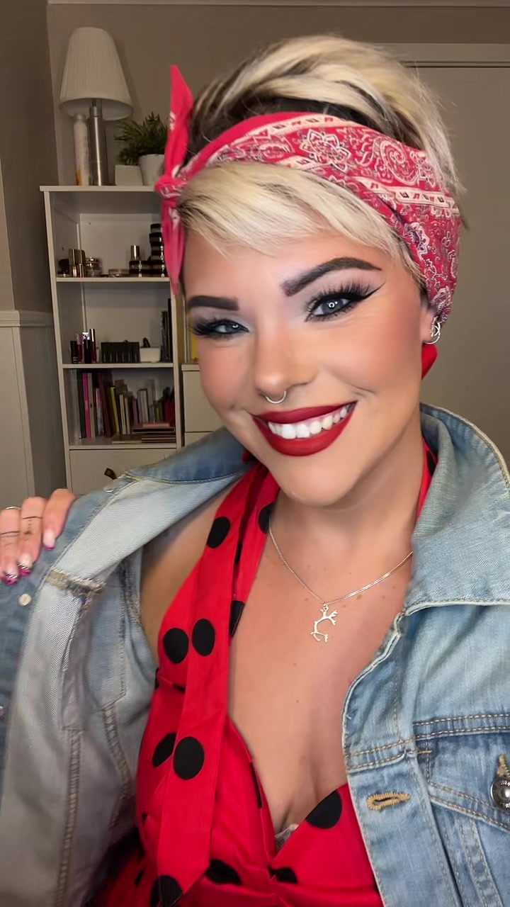 @KissandMakeupByLotta