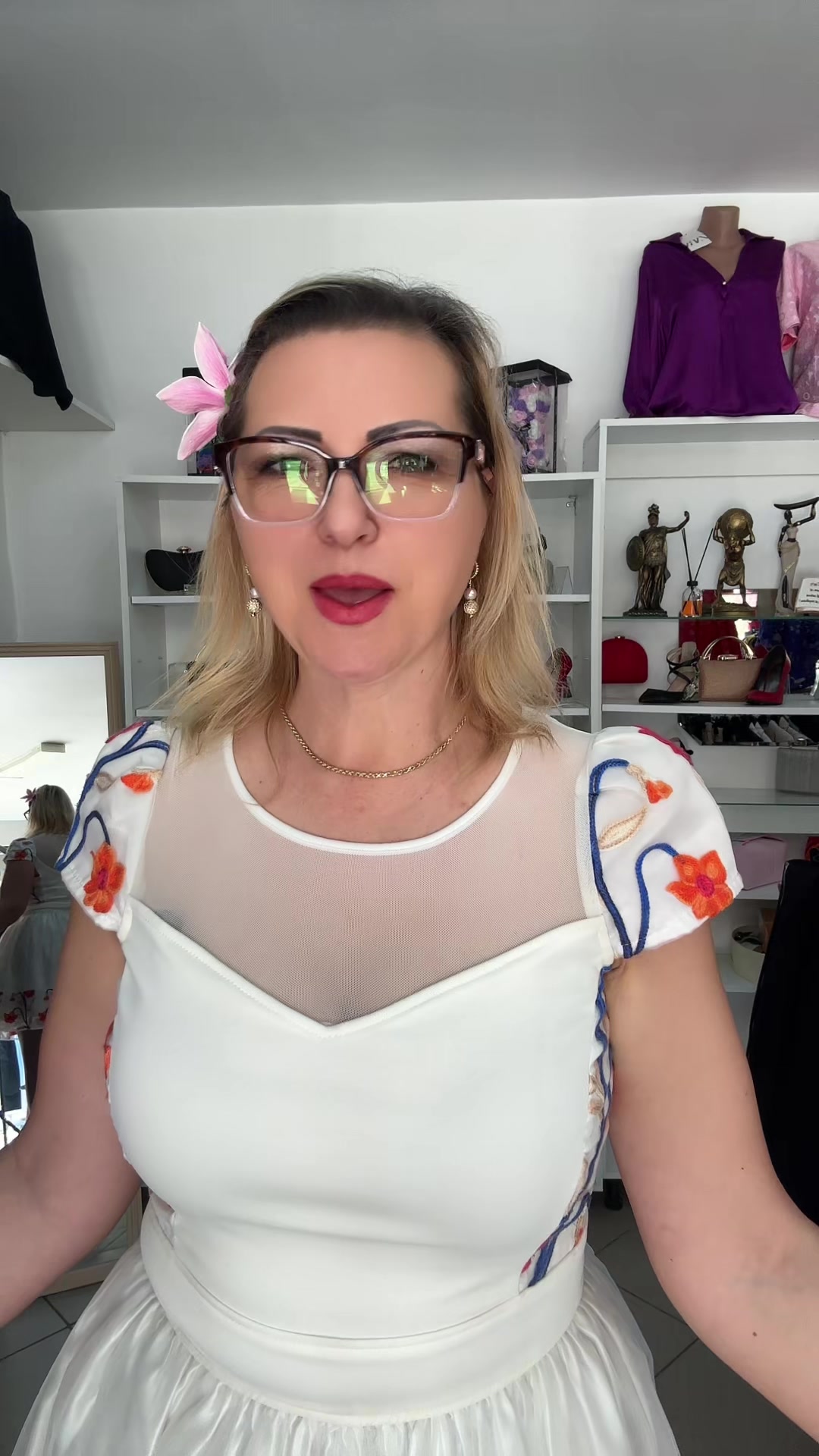 @Elena Ely