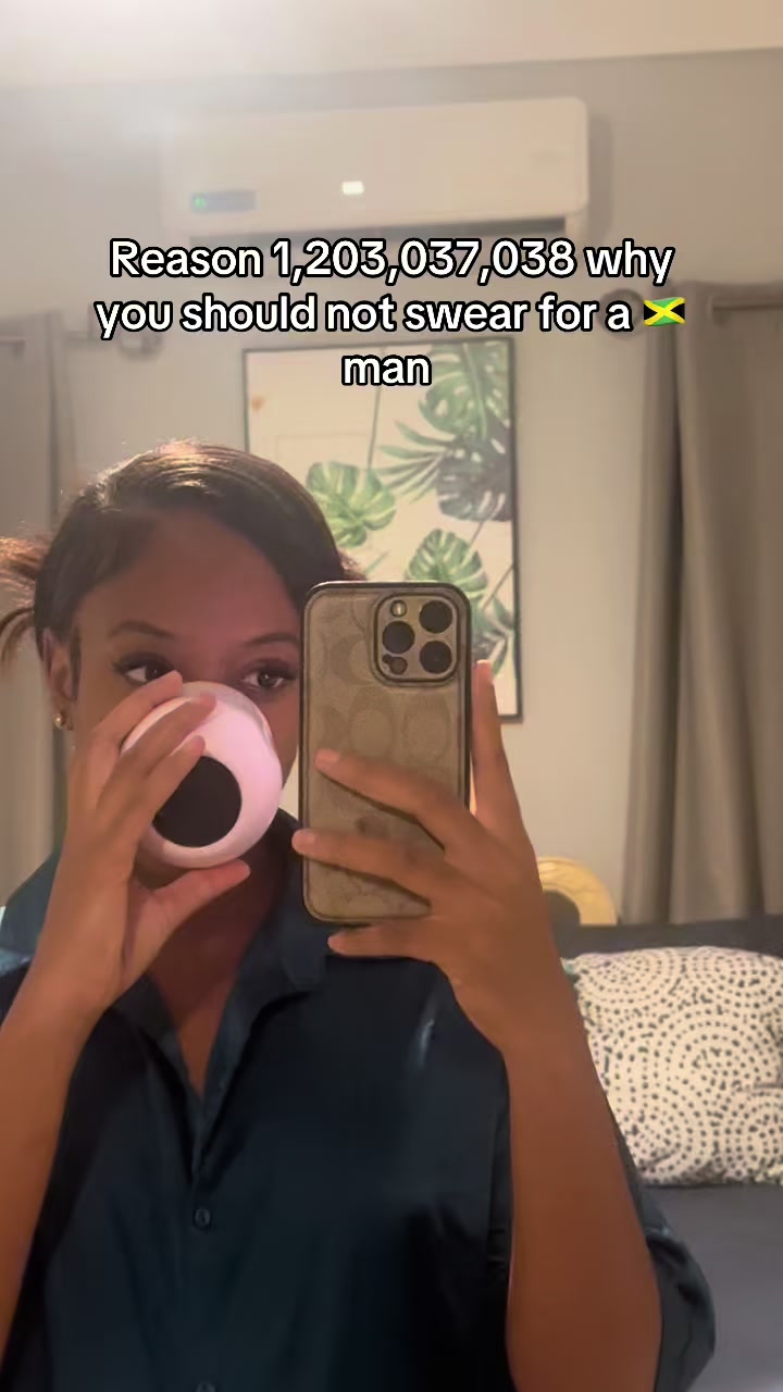 @Gorg3_