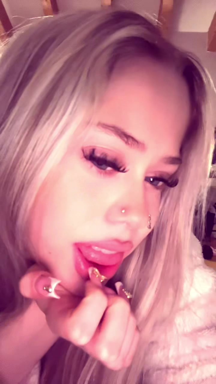 @yo_eeleynora
