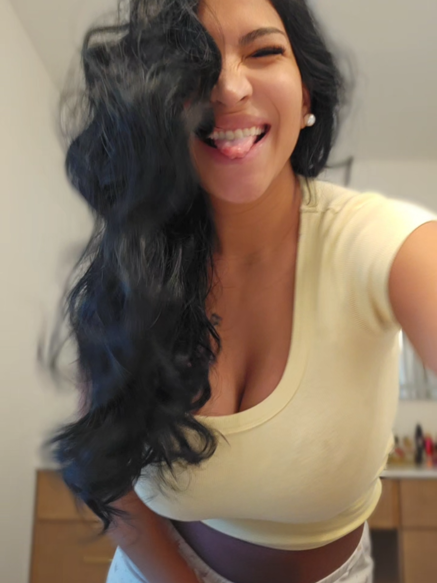 @Valeria Flores